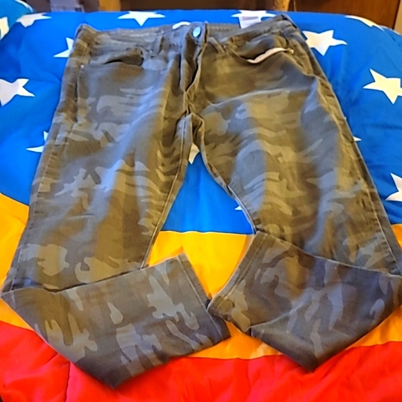 Levi's Denim - Camo Levi's 711 Skinny Jeans